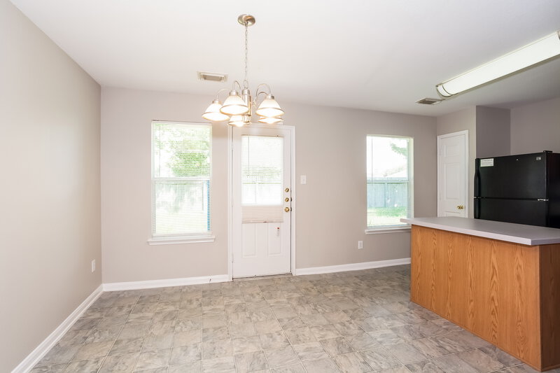 2,305/Mo, 4818 Mountain Timber Dr Friendswood, TX 77546 diningroom View