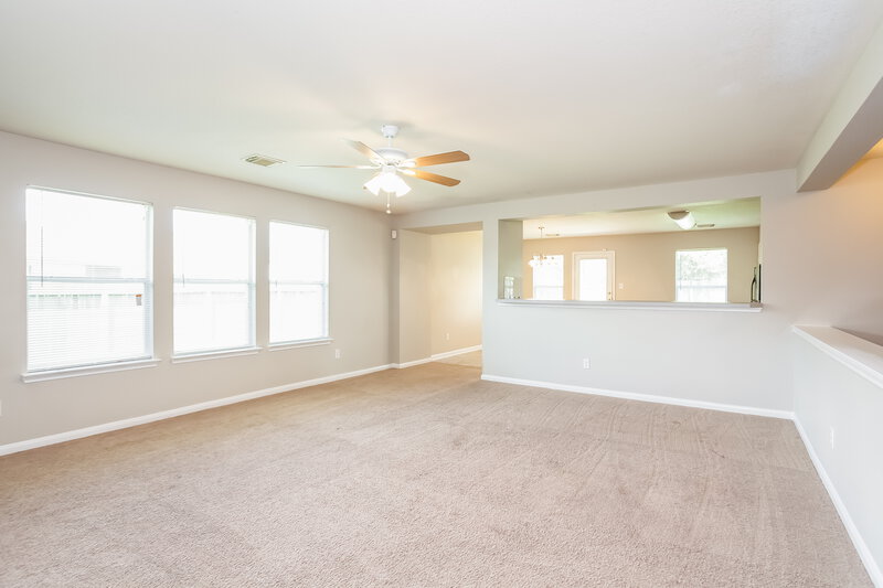 2,305/Mo, 4818 Mountain Timber Dr Friendswood, TX 77546 familyroom View