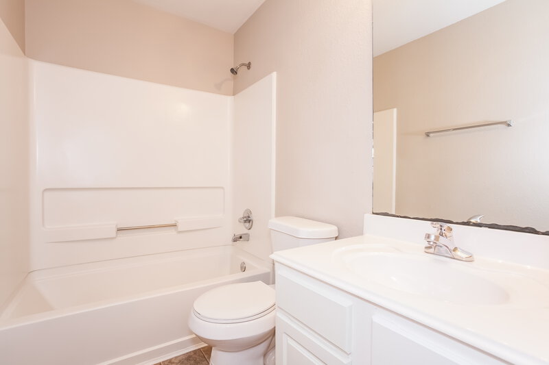 2,305/Mo, 4818 Mountain Timber Dr Friendswood, TX 77546 masterbathroom View