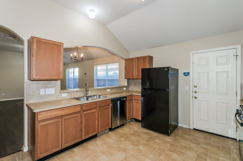 1,640/Mo, 7239 Calcutta Spring Dr Houston, TX 77083 Kitchen View 2