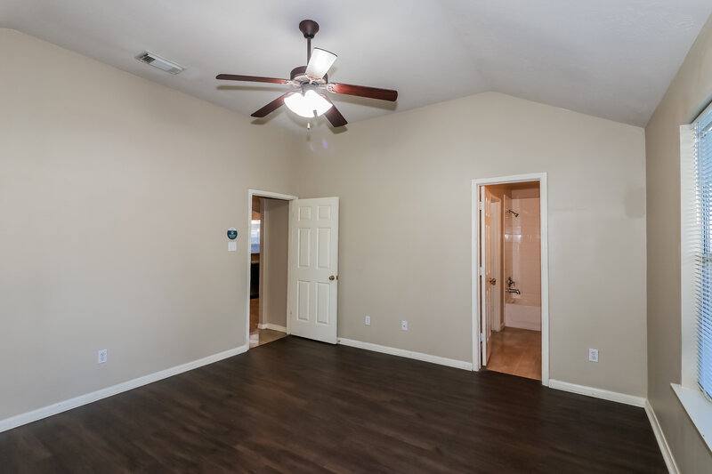 1,640/Mo, 7239 Calcutta Spring Dr Houston, TX 77083 Main Bedroom View 2