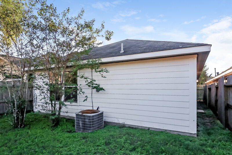 1,640/Mo, 7239 Calcutta Spring Dr Houston, TX 77083 Rear View