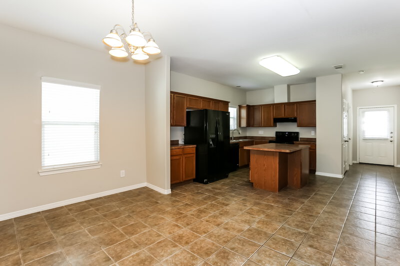 1,850/Mo, 10227 Berry Hill Ln Tomball, TX 77375 Kitchen View