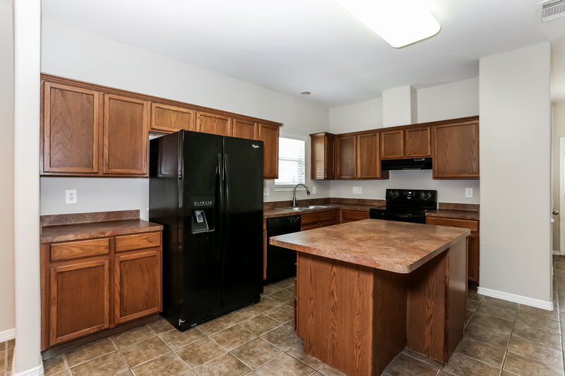 1,805/Mo, 10227 Berry Hill Ln Tomball, TX 77375 Kitchen View 2