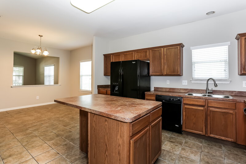 1,805/Mo, 10227 Berry Hill Ln Tomball, TX 77375 Kitchen View 3