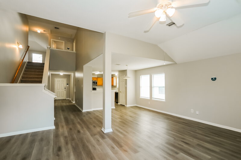 2,370/Mo, 19422 Billineys Park Dr Katy, TX 77449 Living Room View 2