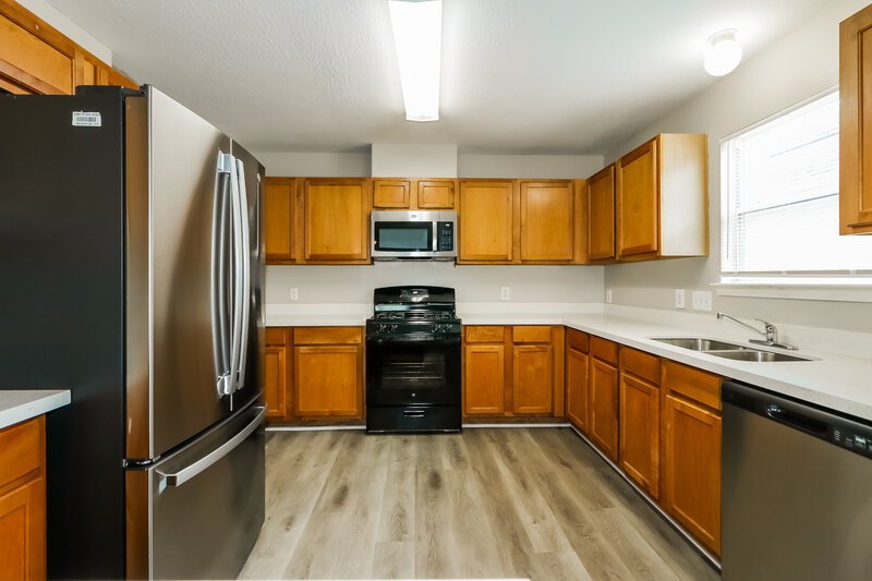 2,370/Mo, 19422 Billineys Park Dr Katy, TX 77449 Kitchen View 2