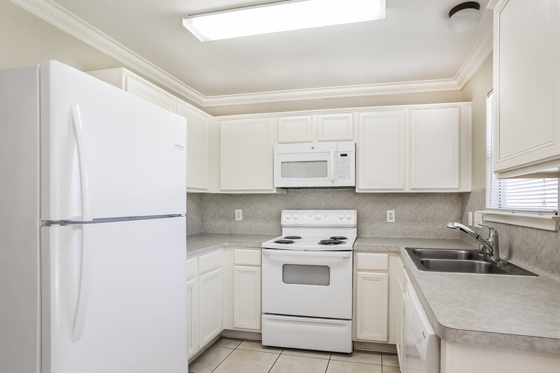2,650/Mo, 11766 Rolling Stream Dr Tomball, TX 77375 Kitchen View