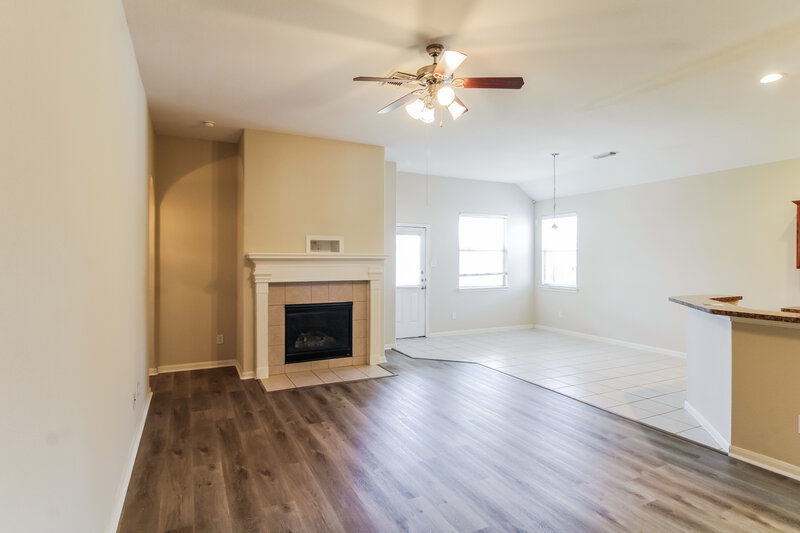 1,760/Mo, 4127 Barossa Valley Ln Katy, TX 77449 Living Room View