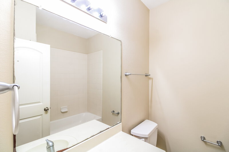 1,760/Mo, 4127 Barossa Valley Ln Katy, TX 77449 Bathroom View