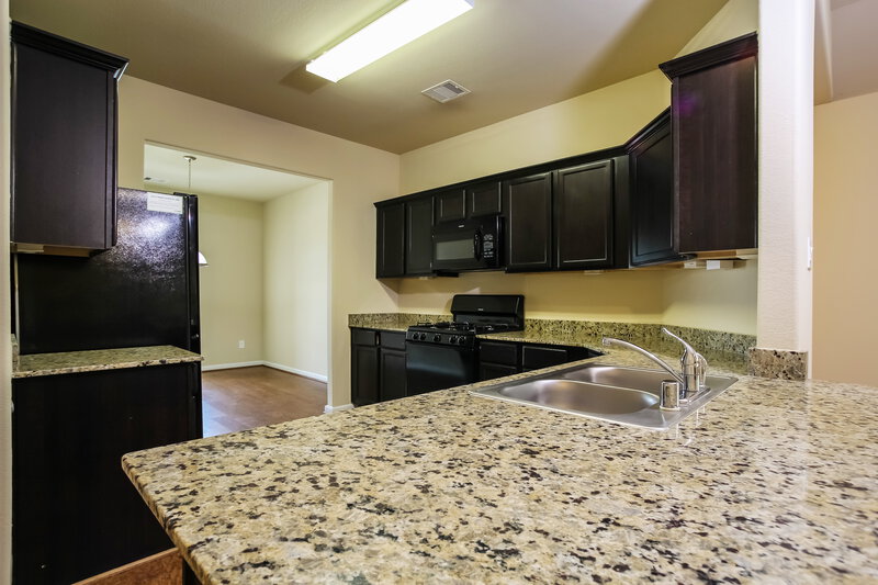 2,630/Mo, 2634 Mesquite Ridge Dr Houston, TX 77073 Kitchen View 2