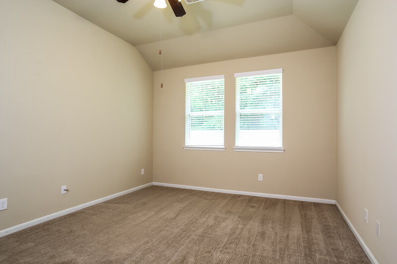2,630/Mo, 2634 Mesquite Ridge Dr Houston, TX 77073 Master Bedroom View 2