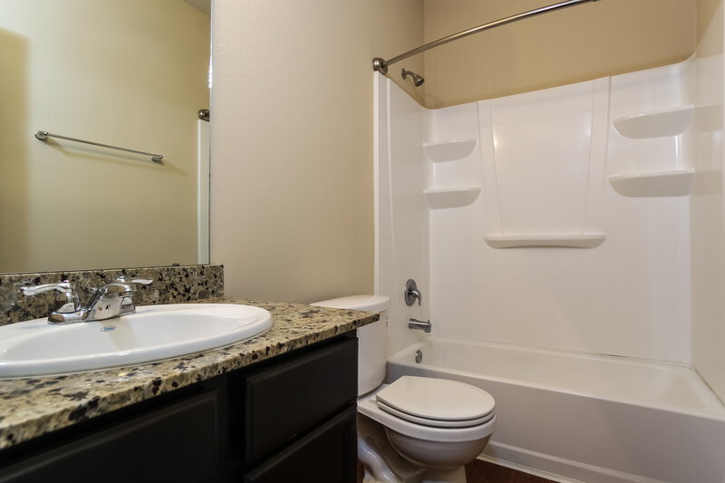 2,630/Mo, 2634 Mesquite Ridge Dr Houston, TX 77073 Bathroom View