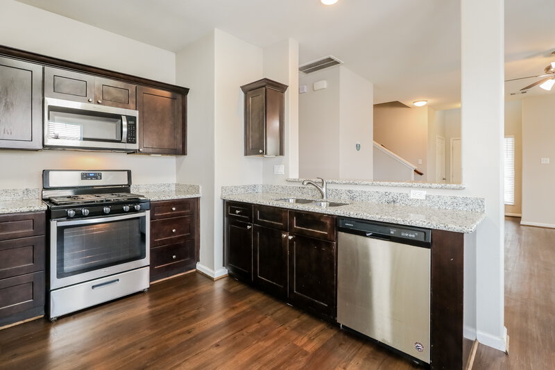 2,075/Mo, 2702 Mesquite Ridge Dr Houston, TX 77073 Kitchen View