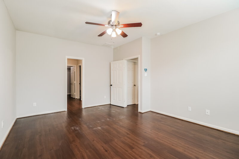 2,075/Mo, 2702 Mesquite Ridge Dr Houston, TX 77073 Main Bedroom View 2