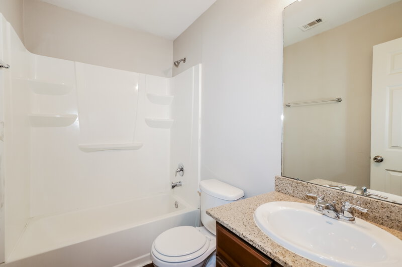2,075/Mo, 2702 Mesquite Ridge Dr Houston, TX 77073 Bathroom View