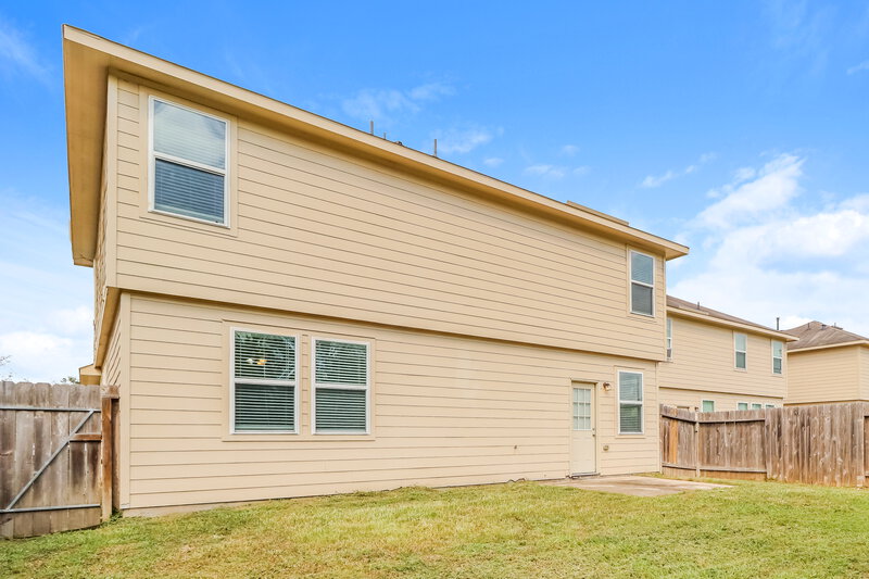 2,075/Mo, 2702 Mesquite Ridge Dr Houston, TX 77073 Rear View
