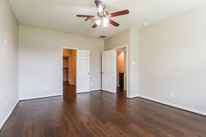 2,165/Mo, 2714 Mesquite Ridge Dr Houston, TX 77073 Main Bedroom View 2