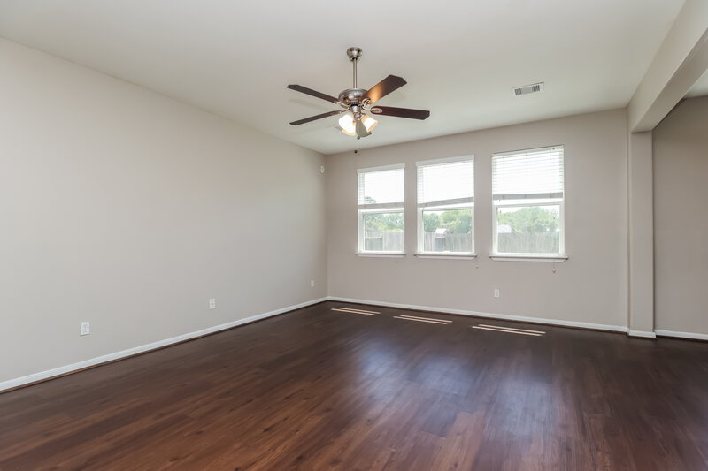 1,845/Mo, 2718 Mesquite Ridge Dr Houston, TX 77073 Living Room View