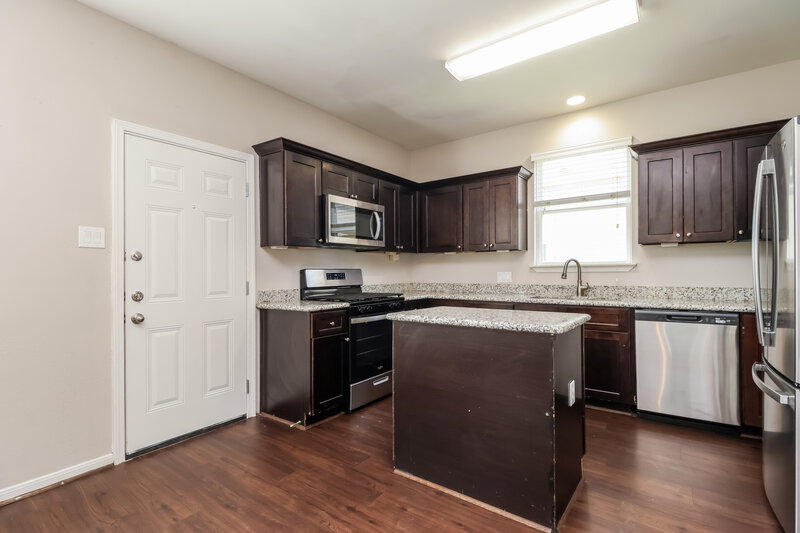 1,845/Mo, 2718 Mesquite Ridge Dr Houston, TX 77073 Kitchen View 2