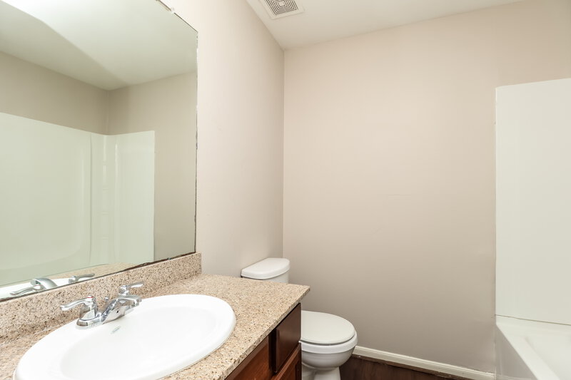 1,845/Mo, 2718 Mesquite Ridge Dr Houston, TX 77073 Bathroom View