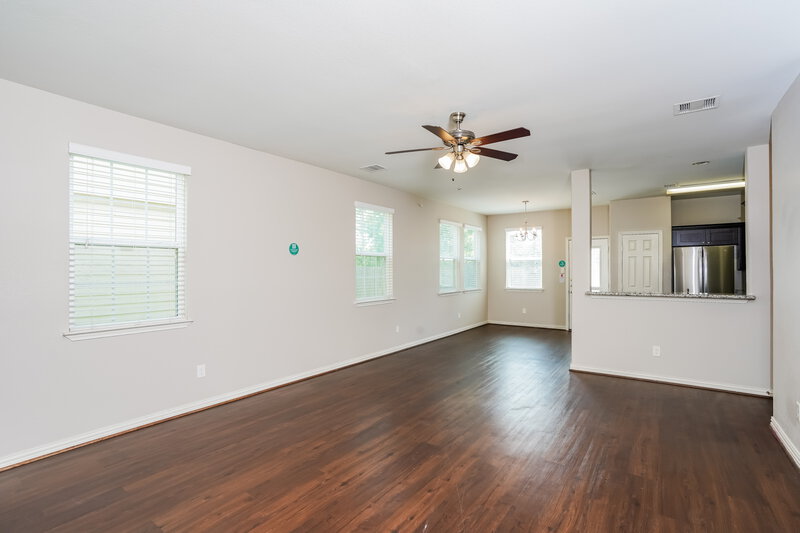 2,710/Mo, 2726 Mesquite Ridge Dr Houston, TX 77073 Living Room View