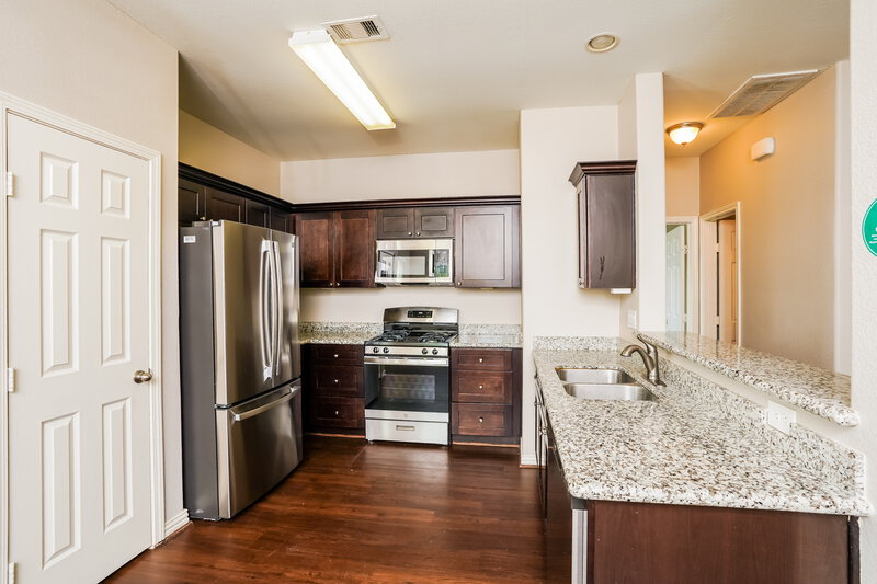 2,710/Mo, 2726 Mesquite Ridge Dr Houston, TX 77073 Kitchen View