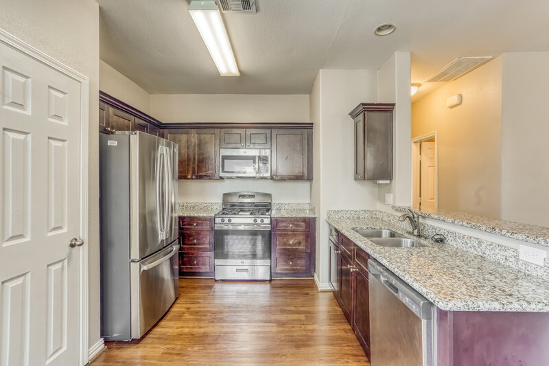 1,930/Mo, 2726 Mesquite Ridge Dr Houston, TX 77073 Kitchen View