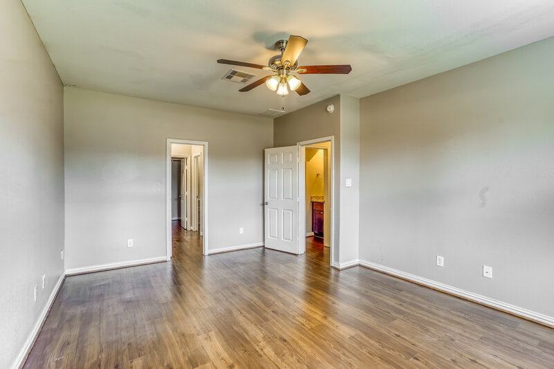1,930/Mo, 2726 Mesquite Ridge Dr Houston, TX 77073 Main Bedroom View 2