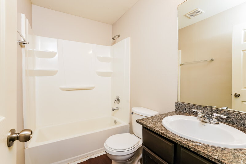 2,710/Mo, 2726 Mesquite Ridge Dr Houston, TX 77073 Bathroom View