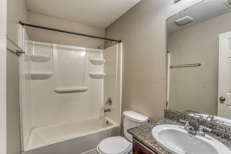 1,930/Mo, 2726 Mesquite Ridge Dr Houston, TX 77073 Bathroom View