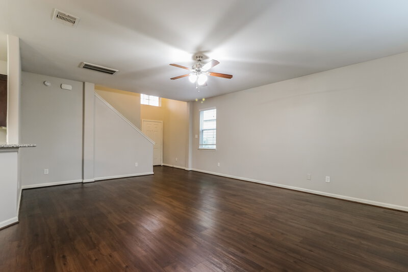 1,875/Mo, 2730 Mesquite Ridge Dr Houston, TX 77073 Living Room View 2