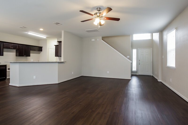 1,935/Mo, 2802 Mesquite Ridge Dr Houston, TX 77073 Living Room View 2