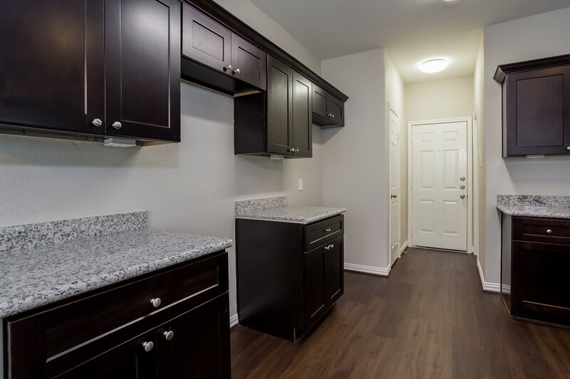 1,935/Mo, 2802 Mesquite Ridge Dr Houston, TX 77073 Kitchen View