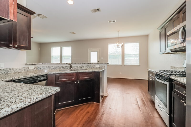 2,000/Mo, 2802 Mesquite Ridge Dr Houston, TX 77073 Kitchen View 2