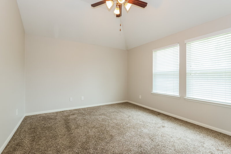 2,000/Mo, 2802 Mesquite Ridge Dr Houston, TX 77073 Main Bedroom View