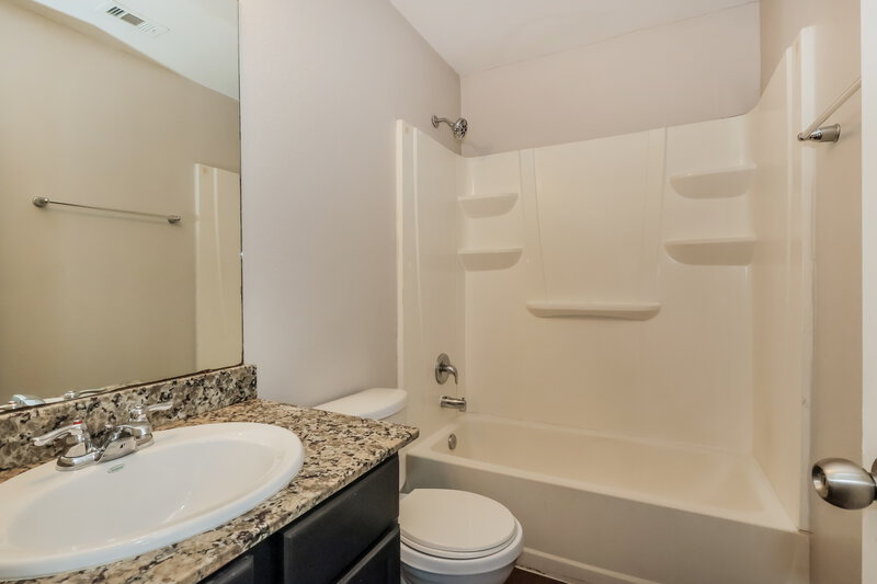 2,000/Mo, 2802 Mesquite Ridge Dr Houston, TX 77073 Bathroom View