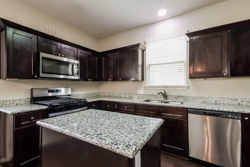 1,990/Mo, 2810 Mesquite Ridge Dr Houston, TX 77073 Kitchen View 2
