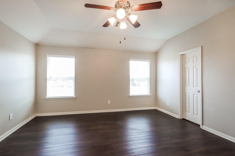 1,990/Mo, 2810 Mesquite Ridge Dr Houston, TX 77073 Main Bedroom View