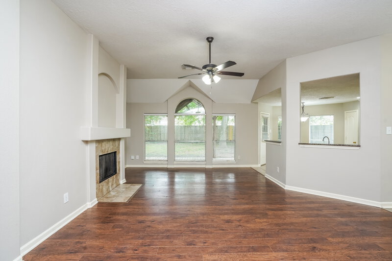 2,385/Mo, 3622 Sunset Meadows Dr Pearland, TX 77581 Living Room View