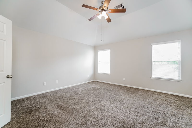 1,955/Mo, 2630 Mesquite Ridge Dr Houston, TX 77073 Main Bedroom View