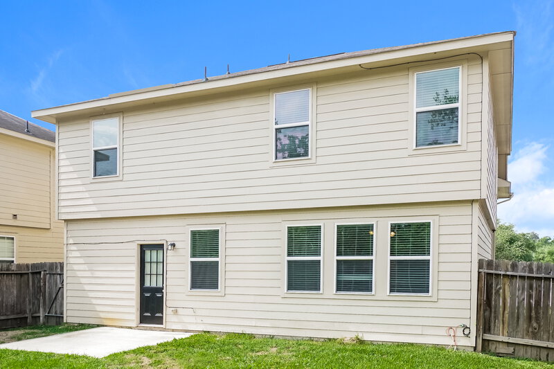 1,955/Mo, 2630 Mesquite Ridge Dr Houston, TX 77073 Rear View