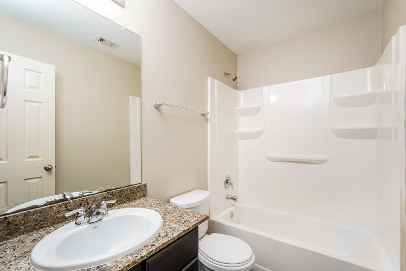 1,780/Mo, 21811 Octavia Way Houston, TX 77073 Bathroom View