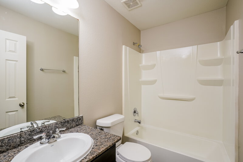 1,995/Mo, 21815 Octavia Way Houston, TX 77073 Bathroom View