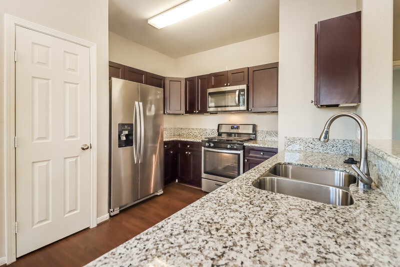 2,105/Mo, 21822 Octavia Way Houston, TX 77073 Kitchen View 3