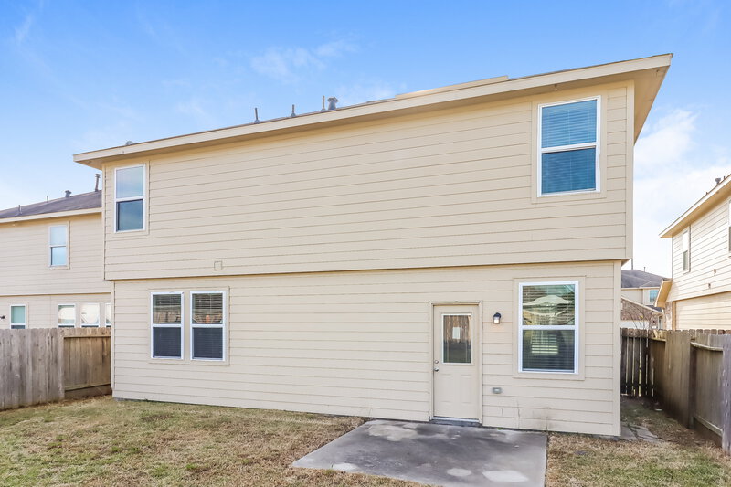 2,105/Mo, 21822 Octavia Way Houston, TX 77073 Rear View