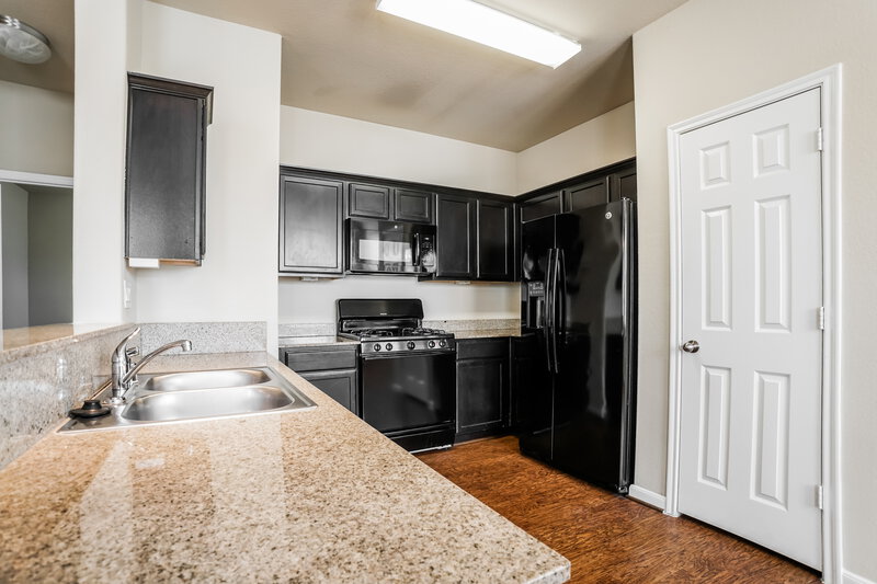 2,380/Mo, 10327 Scenic Vista Dr Humble, TX 77396 Kitchen View