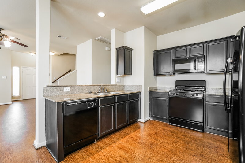 2,380/Mo, 10327 Scenic Vista Dr Humble, TX 77396 Kitchen View 2