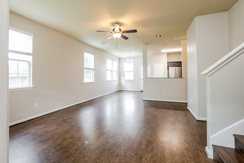 2,210/Mo, 15031 Silhouette Ridge Dr Humble, TX 77396 Family Room View 2