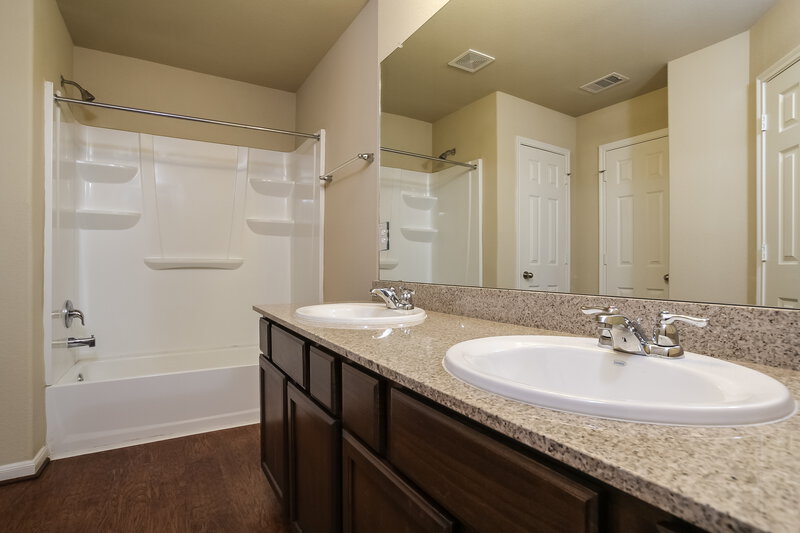 2,730/Mo, 15018 Silhouette Ridge Dr Humble, TX 77396 Master Bathroom View